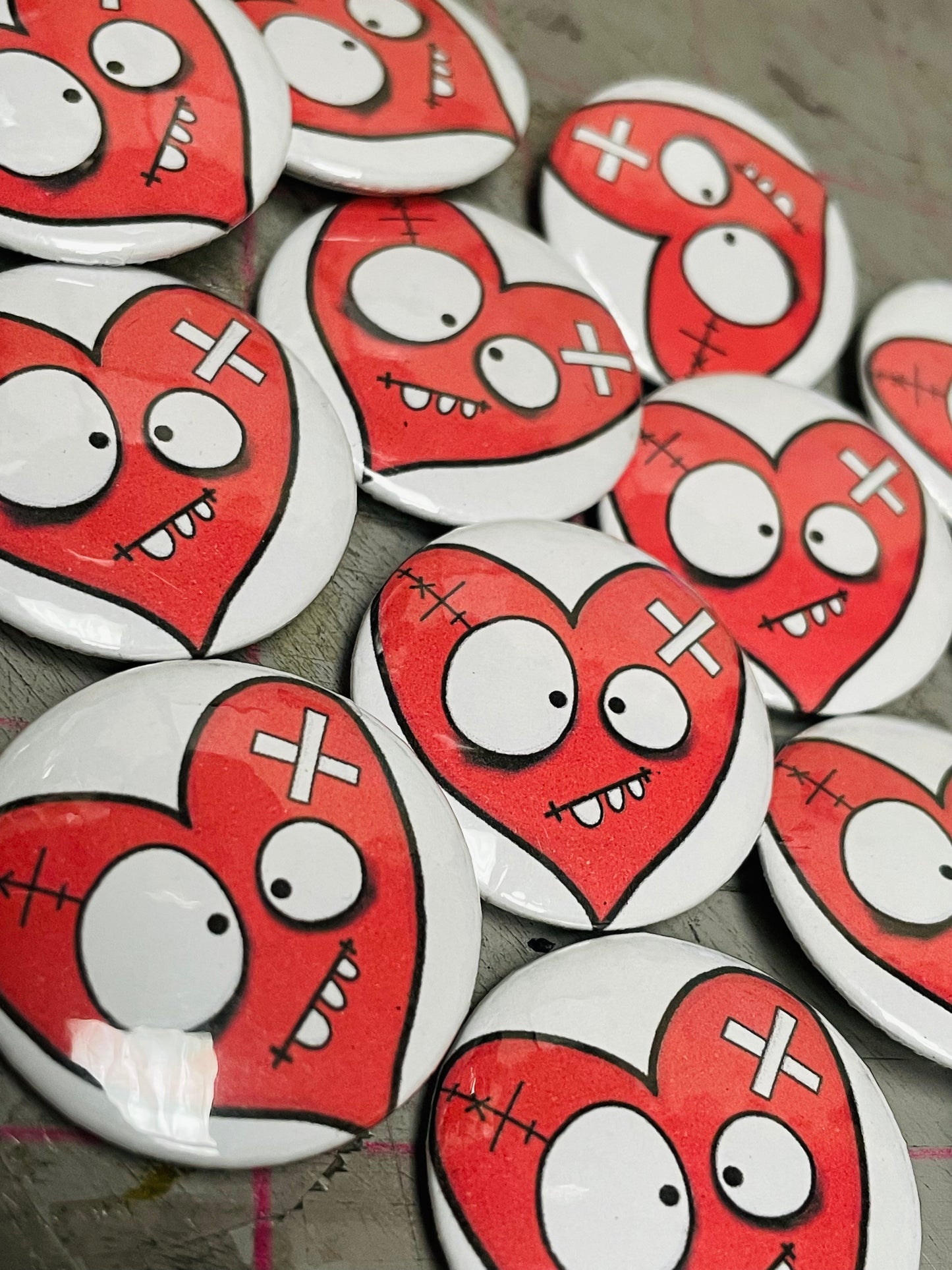 Love Heart Badge (32mm)