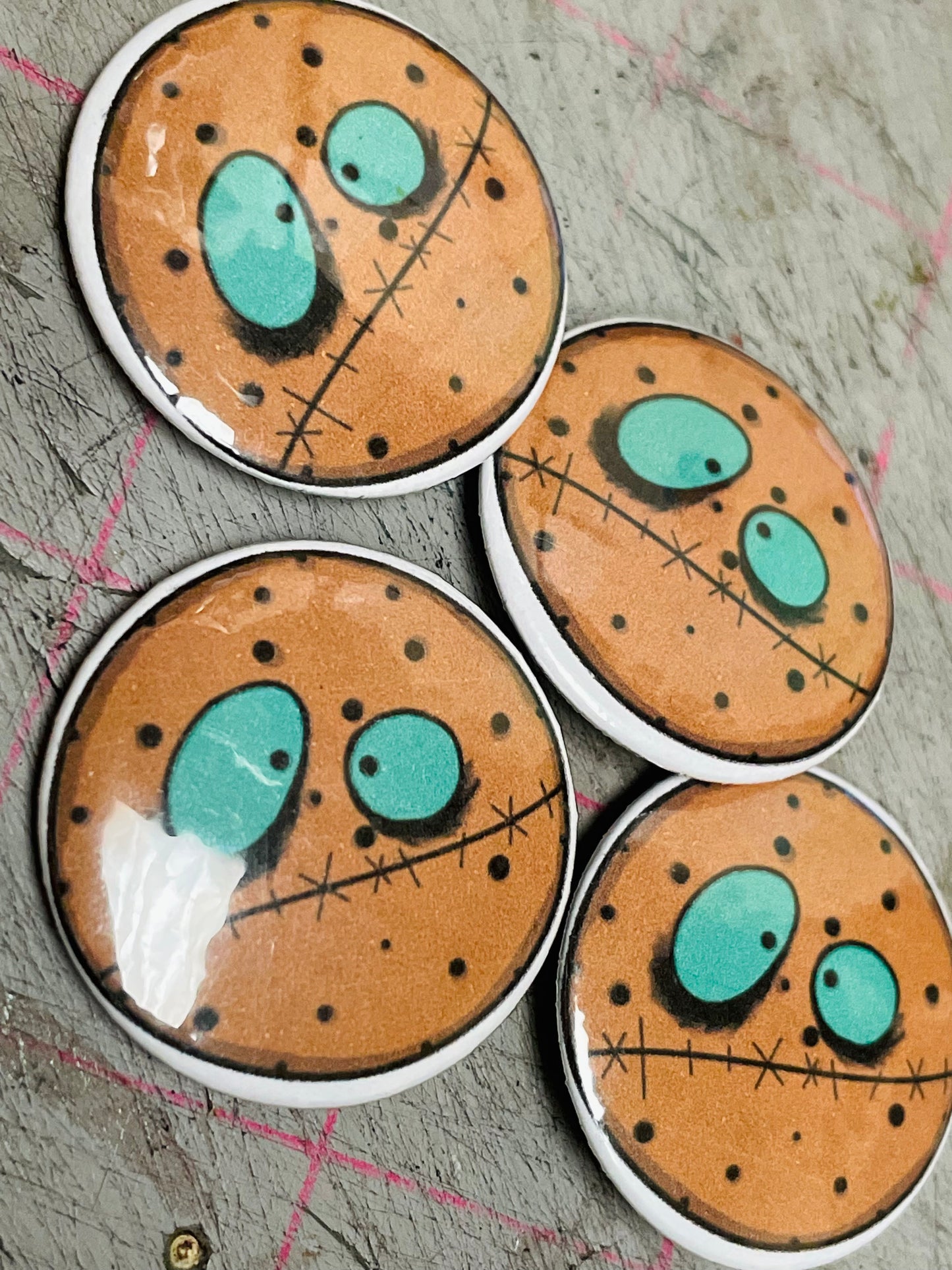 Green Eyed Cookie Badge (32mm)